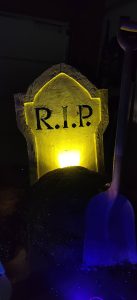 Head(stone) in the Clods